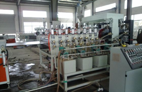 PVC Köpük Levha Yapma Makinesi, PVC Kapı Levha Ekstrüzyon Hattı / Plastik Levha Üretim Hattı