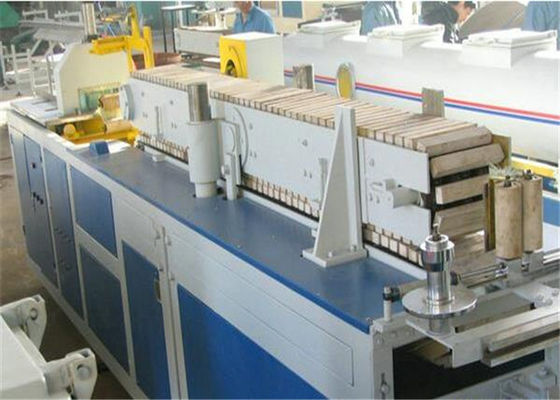 PVC Süpürgelik Ekstrüzyon Makinesi, Profil Üretim Hattı / Plastik Profiel Ekstruder