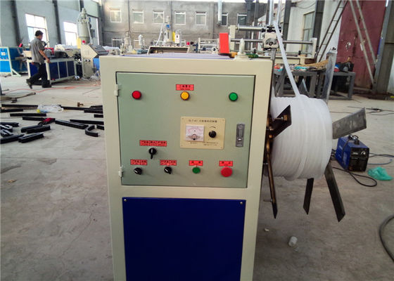 PE / PPR Plastik Tek Vidalı Ekstruder Soğuk ve Sıcak Su Borusu Üretim Hattı, Pe Drenaj Borusu Yapma Makinesi