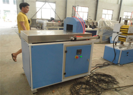 İyi bir fiyat. 50HZ WPC Profil Ekstrüzyon Makine, Kapı Ve Pencere Çerçevesi Plastik Profil Ekstruder çevrimiçi