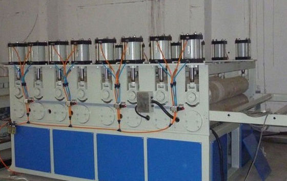 İyi bir fiyat. Çift Vidalı Ekstruder ile PVC Kurulu Ekstrüzyon Manchine, pvc Kabuk Köpük Kurulu Ekstruder çevrimiçi