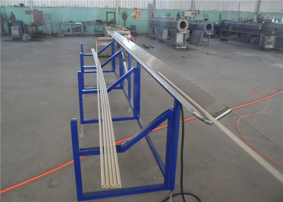 İyi bir fiyat. PVC UPVC Boru Boru Plastik Ekstrüzyon Ekipmanları / Yapma Makinesi, CE Standardı çevrimiçi