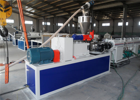 İyi bir fiyat. Tarım Su Temini ve Kanalizasyon için SJSZ51 / 105 PVC Plastik Boru Ekstrüzyon Hattı çevrimiçi