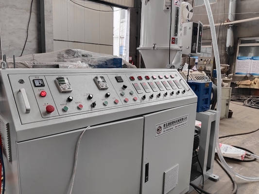 İyi bir fiyat. Drenaj Sistemleri için Otomatik PE Oluklu Boru Üretim Makinesi, SJ65/33 HDPE Oluklu Boru Ekstrüder Makinesi çevrimiçi