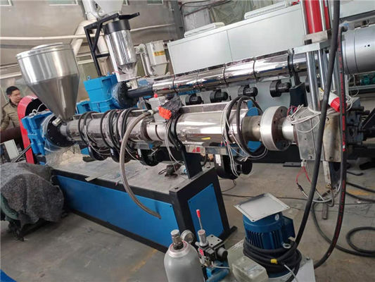 İyi bir fiyat. 90mm Vidalı WPC PVC Köpük Levha Makinesi Ses Yalıtımı çevrimiçi