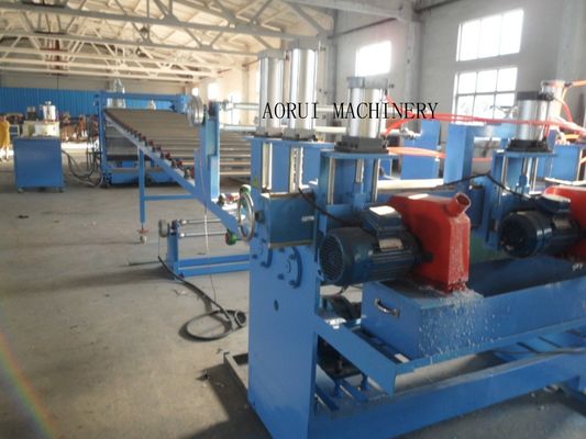 İyi bir fiyat. 1220mm PVC WPC Köpük Kurulu Ekstrüzyon Makinesi, PVC WPC Serbest Köpük Kurulu Yapma Makinesi çevrimiçi