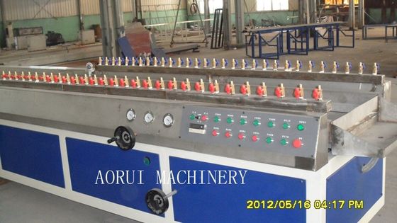 İyi bir fiyat. Çift vidalı 380V ile Otomatik PVC Pencere Plastik Profil Ekstrüzyon Hattı çevrimiçi