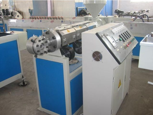 İyi bir fiyat. 380v PVC Takviyeli Boru Çift Vidalı Ekstruder Makinesi, düşük gürültü çevrimiçi