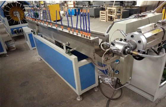 İyi bir fiyat. CE ve ISO Onayı pvc Elyaf Takviyeli Plastik Boru Ekstrüzyon Makine Çift Vidalı Ekstruder çevrimiçi