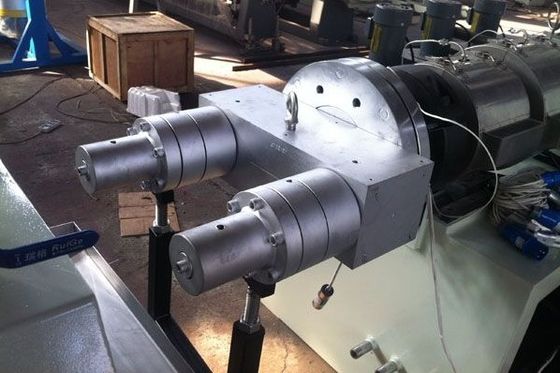 İyi bir fiyat. Çift Vidalı Ekstruder Makinesi Pvc Boru Üretim Hattı CE ISO Onayı çevrimiçi