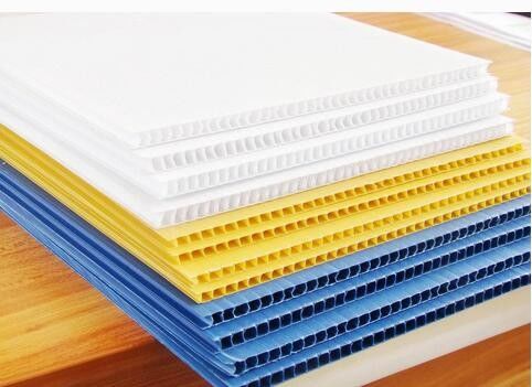 İyi bir fiyat. PVC Hollow Izgara Kurulu Üretimi için PP PC Hollow Plastik Levha Ekstrüzyon Hattı çevrimiçi