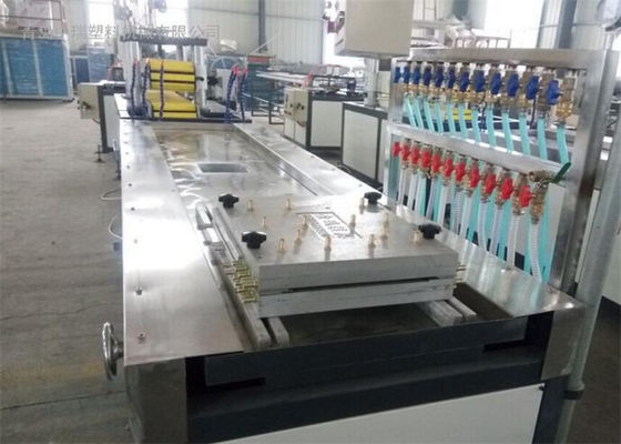 İyi bir fiyat. WPC Kurulu İnşaat Şablonu Üretim Hattı / Ekstruder / Plastik Makine çevrimiçi