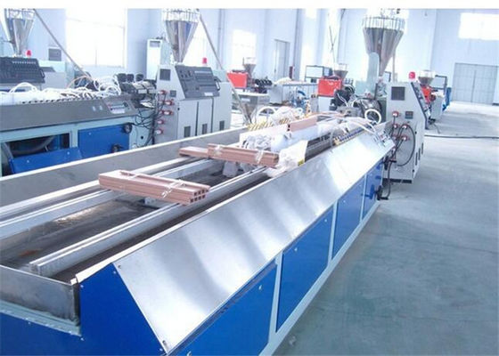 İyi bir fiyat. WPC Kurulu Yapma Makinesi, PVC WPC Hollow Kapı Ahşap Plastik Ekstruder çevrimiçi