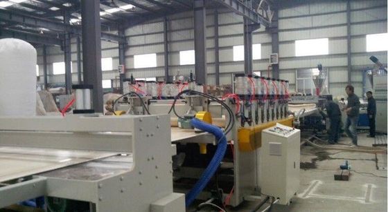 İyi bir fiyat. Pencere Profili Üretimi için PVC WPC Ahşap Plastik Kompozit Ekstrüzyon Hattı çevrimiçi