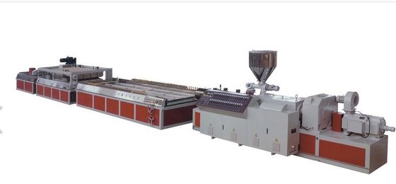 İyi bir fiyat. PVC + Ahşap Köpüklü Kompozit Levha Ekstruder / Ahşap Plastik Kompozit Makineleri çevrimiçi