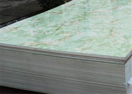 İyi bir fiyat. Plastik PVC Levha Ekstrüzyon Prosesi PVC Plastik Levha Üretim Hattı Süslemeleri çevrimiçi