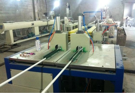 İyi bir fiyat. Daul Hattı Sert Pvc Boru Üretim Makinesi, PVC Boru Tesisleri 2 * 8m / Min çevrimiçi