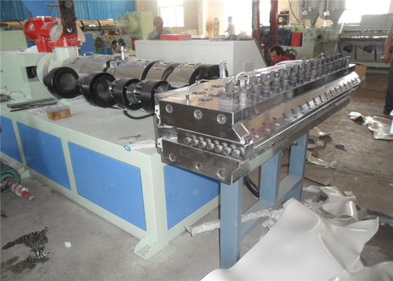 İyi bir fiyat. 380V PVC Foam Board Machine 600kg/H For Construction Formwork çevrimiçi