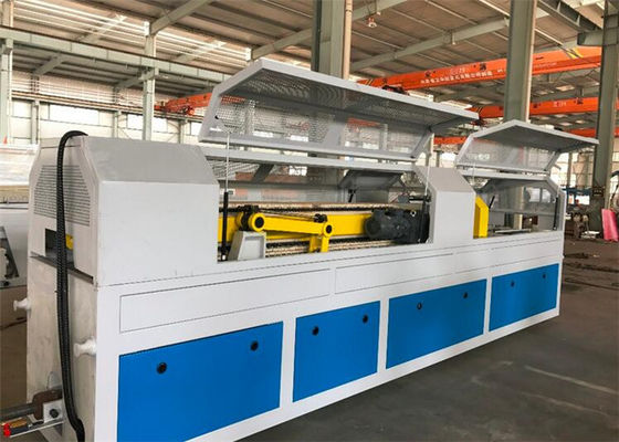 İyi bir fiyat. 150kg / H PVC Kapı Profili Ekstrüzyon Makinesi 22kw WPC Profil Yapma Makinesi çevrimiçi