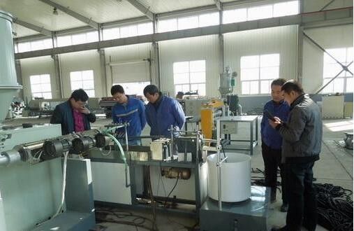 İyi bir fiyat. 12-40Mm PE Plastik Ekstrüzyon Hattı Sprial Sarma Bandı / Kablo Koruyucu Kılıf Yapımı çevrimiçi