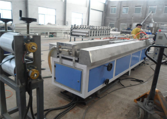 İyi bir fiyat. Ahşap ve Plastik Duvar Paneli PVC Profil Üretim Makinası, PVC Plastik Profil Ekstrüzyon Hattı çevrimiçi