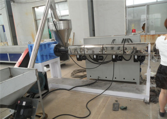 İyi bir fiyat. Tavan Panelleri için Siemens Motor Plastik PVC WPC Profil Ekstrüzyon Hattı çevrimiçi