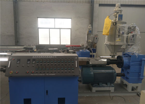 Tek Vidalı Üç Katmanlı Plastik Boru Ekstrüzyon Hattı PE HDPE LDPE Boru Yapma Makinesi