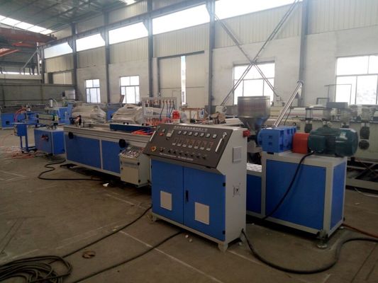 İyi bir fiyat. Plastik PE WPC Profil Ekstrüzyon Makine / PVC Profil Üretim Hattı çevrimiçi