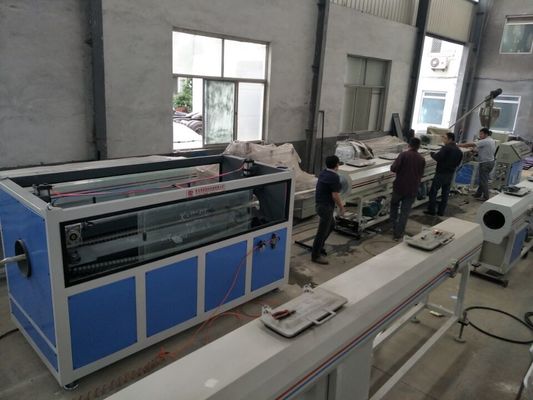 İyi bir fiyat. Çift Vidalı PVC PVC Boru Üretim Hattı Kabloların Kaldırımı Pvc Boru Yapımı çevrimiçi