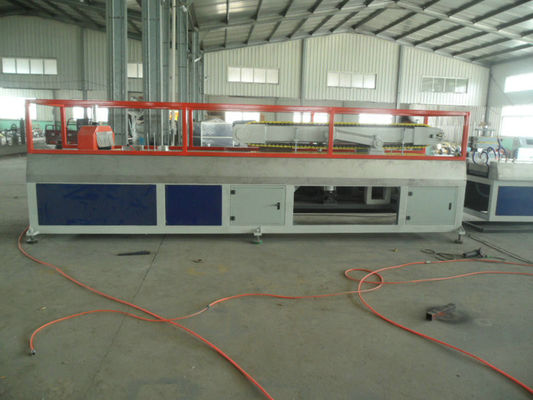 İyi bir fiyat. PE PP WPC Duvar Paneli / Decking Plastik Profil Üretim Hattı çevrimiçi