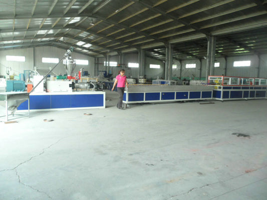 İyi bir fiyat. PVC WPC Pencere ve Kapı Profili Ekstrüzyon Hattı Tam Otomatik çevrimiçi