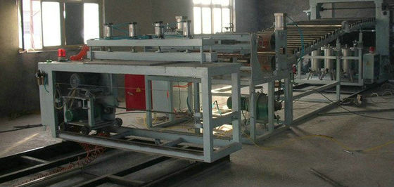 İyi bir fiyat. PVC Dalga Kurulu için Plastik Levha Ekstrüzyon Hattı 180kg / H 85KW çevrimiçi