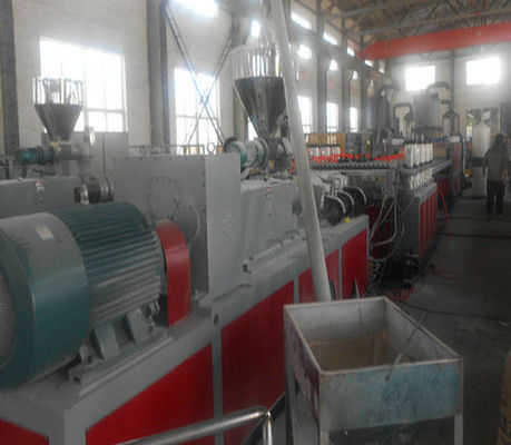 İyi bir fiyat. İnşaat için 1220mm WPC Kurulu Üretim Hattı, WPC Dekoratif Kurulu Makinesi çevrimiçi