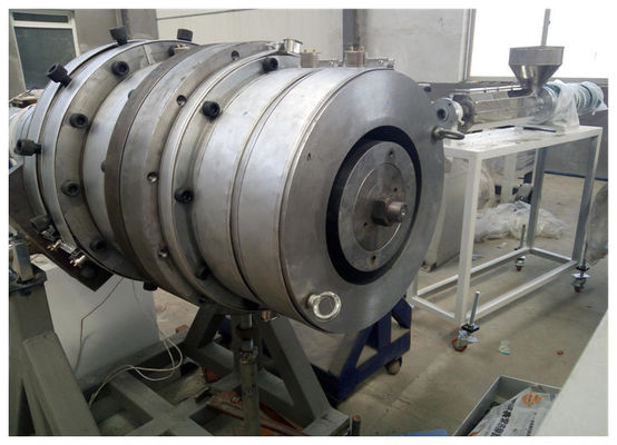 16mm 63mm PP PE PPR boru üretim hattı, Tek vida ekstrüder PE boru yapım makinesi