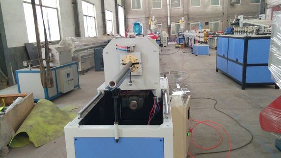 Plastik Oluklu Boru İçin Bir Vidalı Elektrikli Pe Boru Extruder Makinesi