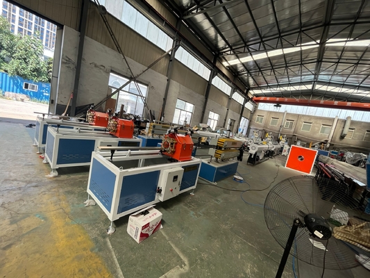150kg / H Tek Vidalı PE Plastik Boru Ekstrüzyon Hattı