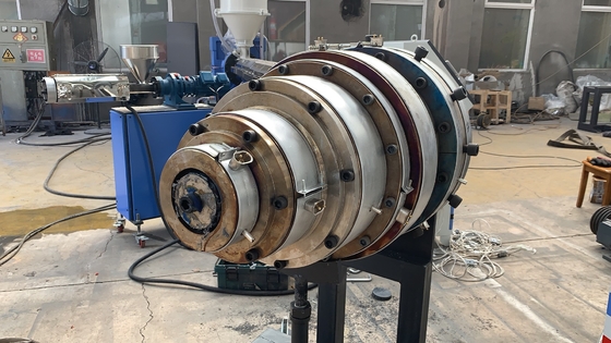 İyi bir fiyat. Yüksek Hızlı HDPE Boru Ekstrüzyon Hattı Su Tedarikçiliği, Büyük Diametrli HDPE PE Boru Üretim Ekipmanı çevrimiçi