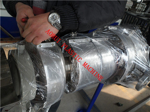 İyi bir fiyat. Tek Vidalı Plastik Boru Extruder, 50mm - 800mm Boru Çapı CE çevrimiçi