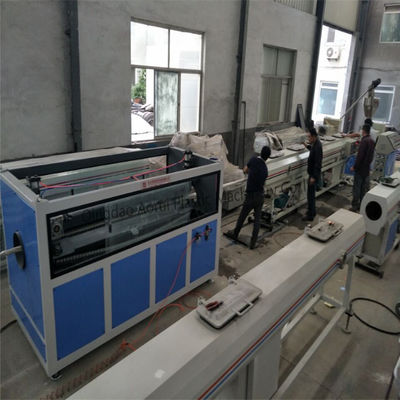 İyi bir fiyat. PVC Plastik Boru Ekstrüzyon Hattı, Çift Vidalı Su Borusu Üretim Hattı çevrimiçi