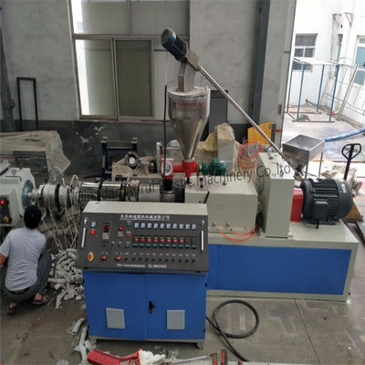 380V 50HZ 63mm 150kg / H İkiz Vidalı PVC Boru Ekstrüzyon Hattı