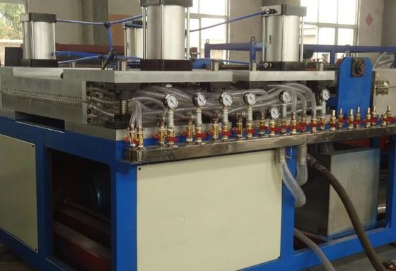 İyi bir fiyat. Tek Vidalı Ekstruder PC PP Plastik İçi Boş Levha Ekstrüzyon Hattı, İçi Boş Tahta Yapma Makinesi çevrimiçi