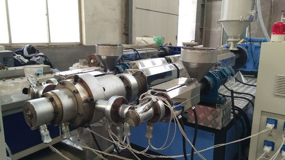İyi bir fiyat. PLC LLDPE Boru Tek Vidalı Ekstruder Geri Dönüşüm Peletleme çevrimiçi
