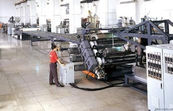 İyi bir fiyat. 380V 50HZ PVC Köpük Levha Ekstrüzyon Makine, Plastik Levha Üretim Hattı çevrimiçi