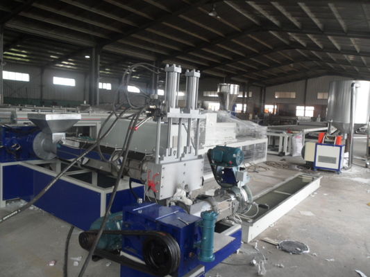 İyi bir fiyat. LDPE / HDPE Film Geri Dönüşümlü Granül Tek Vidalı Ekstruder çevrimiçi