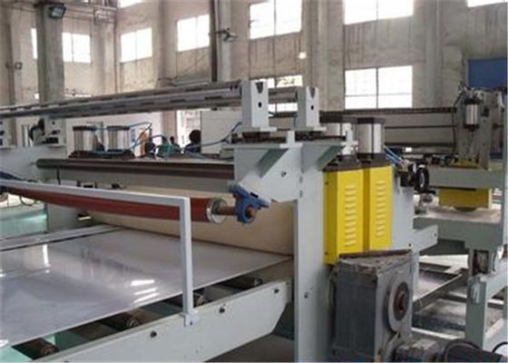 İyi bir fiyat. Laminasyon Makinesi ile Tam Otomatik WPC Köpük Kurulu Makinesi çevrimiçi