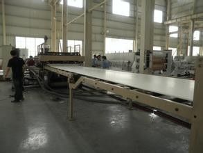 İyi bir fiyat. Banyo PVC WPC WPC Köpük Kurulu Makinesi, Geri Dönüşümlü Konik Çift Vidalı Ekstruder çevrimiçi